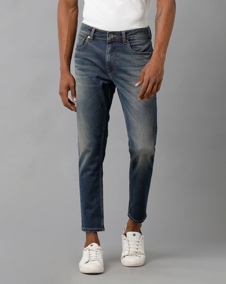 Voi Jeans Men Mid Rise Clean Look Light Fade Whiskers & Chevrons Slim Fit Cropped Jeans