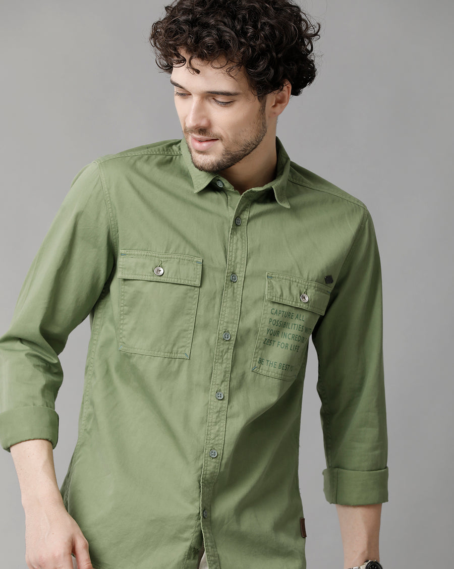 Men Solid Slim Fit Casual Shirt